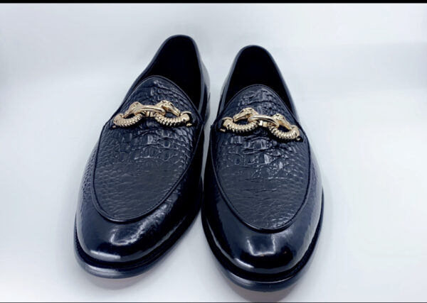Shoe