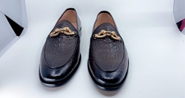 Shoe